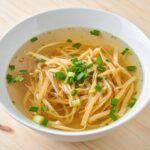 KRÄFTIGE RINDSSUPPE